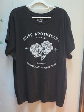 Schitts Creek Rose Apothecary Graphic Tee